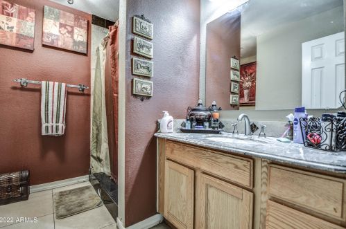 5307 Camelback Rd, Phoenix AZ 85033-1534 exterior