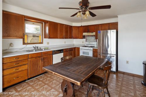 405 15 Ave, Belmar NJ 07719-2525 exterior