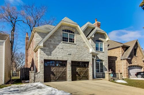 642 Euclid Ave, Elmhurst IL 60126-4338 exterior