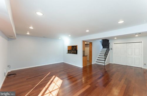 2010 Green St, Philadelphia PA  19130-3209 exterior