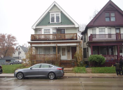 2155 35th St, Milwaukee, WI 53215-2304