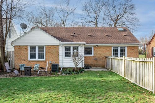 945 Eleanor St, Grand Rapids MI 49505-4305 exterior