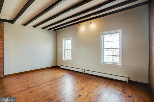 929 6 St, Philadelphia PA 19123-1405 exterior