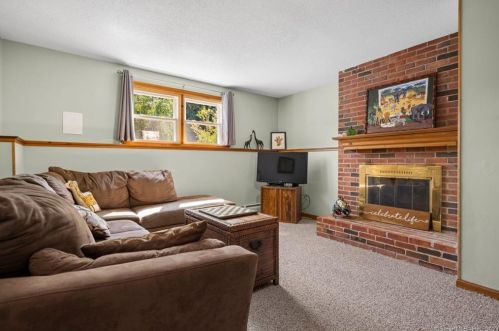 9 Dogwood Ln, Ellington CT exterior