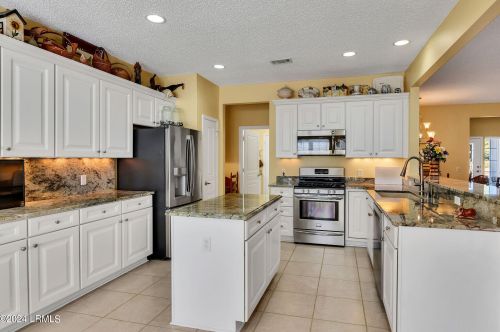 5 Fairforest Ln, Bluffton SC 29909-6181 exterior