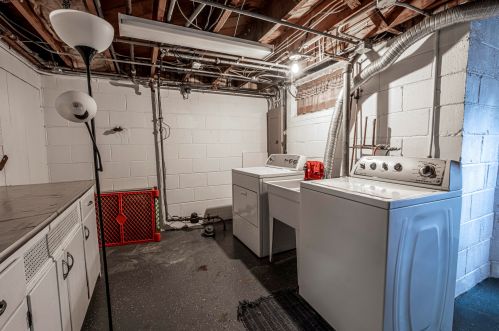 4088 Glenway St, Milwaukee WI 53222-1115 exterior