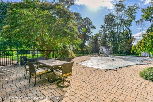 17 Carriage Dr, Middletown NJ 07748-3504 exterior