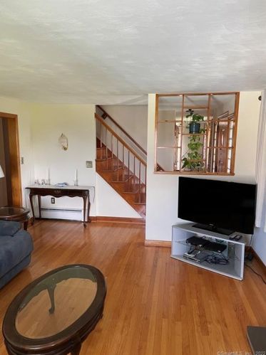 43 Grandview St, New Britain CT 06053-3048 exterior