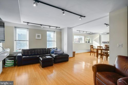 1313 11 St, Philadelphia PA 19147-5601 exterior