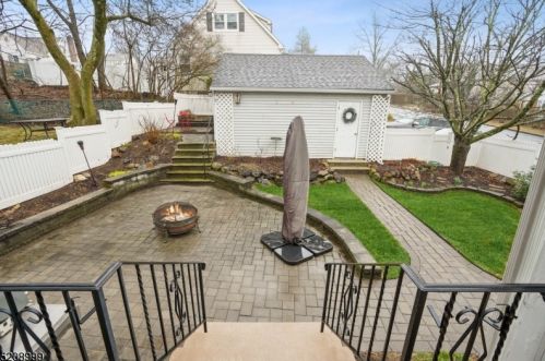 16 Fitzrandolph Rd, Town Center NJ  07052-3509 exterior