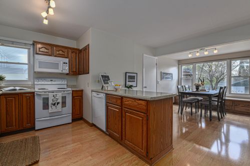 11709 Potter Rd, Milwaukee WI 53226-3658 exterior