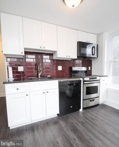 2452 Cedar St, Philadelphia PA  19125-3019 exterior