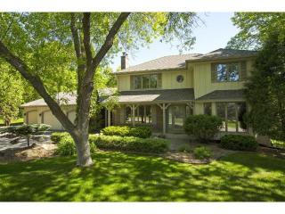 2731 Crescent Ridge Rd, Hopkins, MN 55305-2809