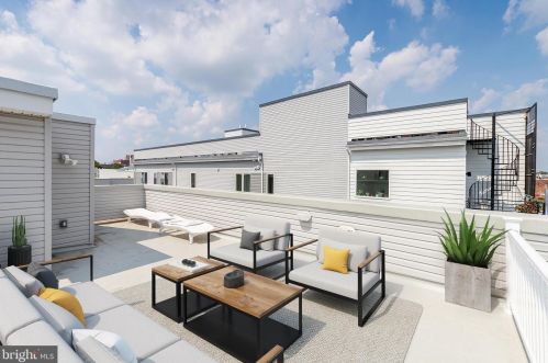 1646 5th St, Philadelphia PA  19122-1208 exterior