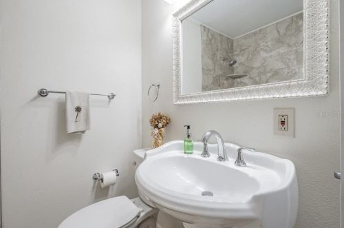 1219 Norfolk St, Tampa FL 33604-5031 exterior