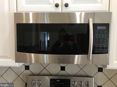 9 Amberwood Way, Lewes DE 19958-9467 exterior