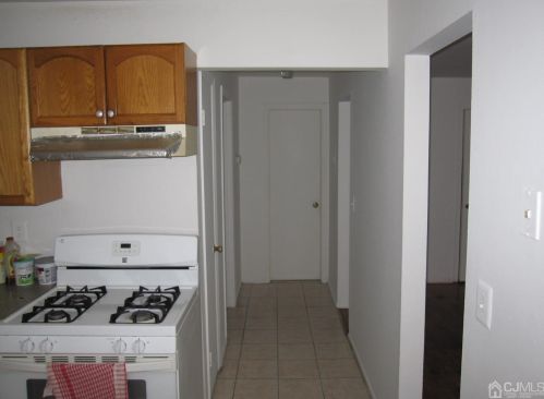 296 College Dr, Edison NJ 08817-5955 exterior