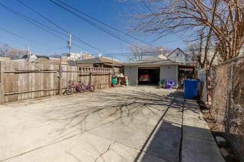 2655 Kedvale Ave, Chicago IL 60623-4324 exterior