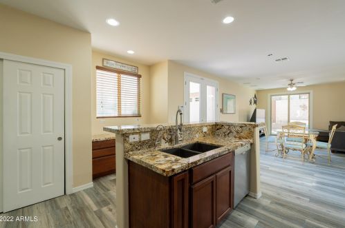 1847 Dunbar Dr, Phoenix AZ  85042-6856 exterior