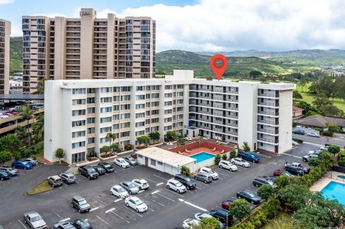 5122 Likini St, Honolulu HI 96818-2950 exterior