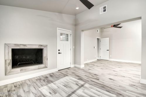 892 Glenn St, Tucson AZ  85705-4120 exterior