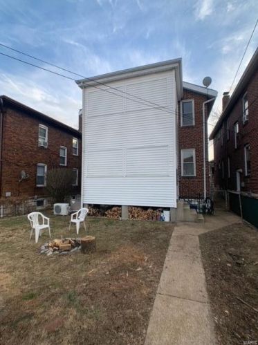 5049 Lindenwood Ave, Saint Louis MO 63109-1727 exterior