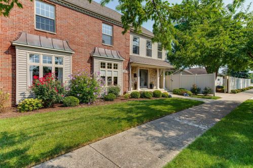 861 Linden Ave, Elmhurst, IL 60126-4538