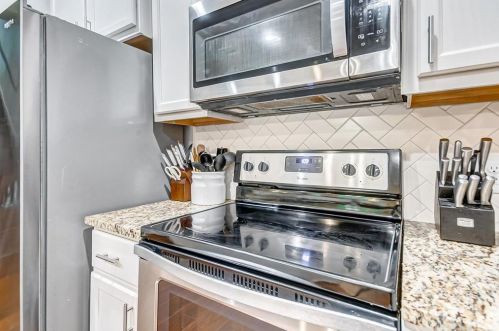 3310 Pne Chase Dr, Montgomery TX 77356-7900 exterior