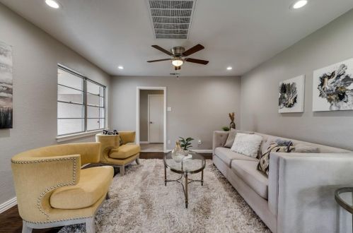 8824 Greenmound Ave, Dallas TX  75227-8322 exterior