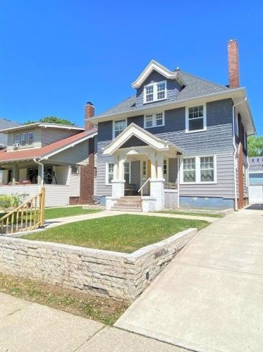 1908 49th St, Milwaukee, WI 53208-1734