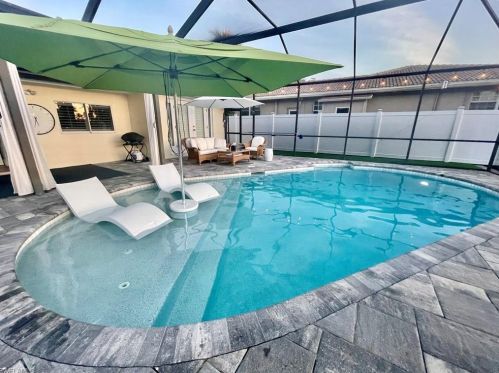 2120 Sandpiper St, Naples FL 34102-1505 exterior