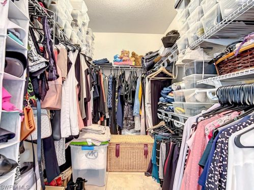 121 29 St, Naples FL 34117-4240 exterior