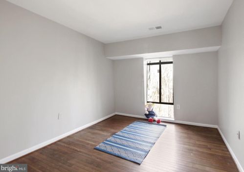 10943 Deborah Dr, Rockville MD 20854-2724 exterior