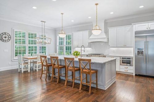 4698 Conway Dr, Atlanta GA 30327-3520 exterior