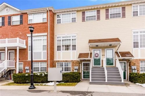 133 Mermaid Ln, Bronx, NY 10473-2499