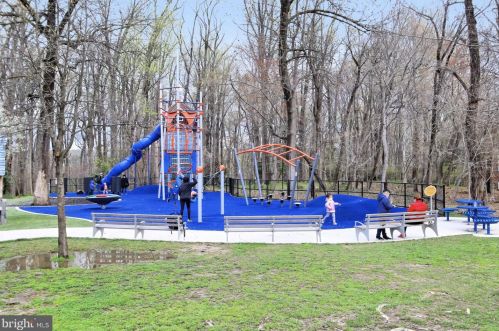 2021 21st St, Arlington VA  22201-3600 exterior