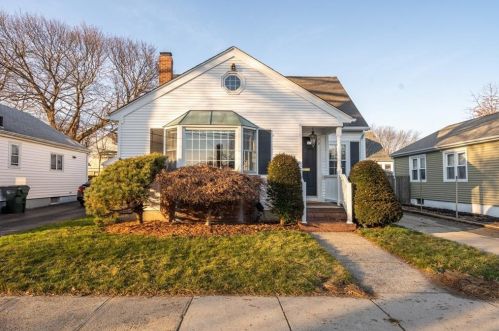 73 Farm St, Providence RI 02908-4063 exterior