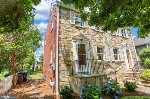 18 Masonic Vw Ave, Alexandria VA 22301-2204 exterior