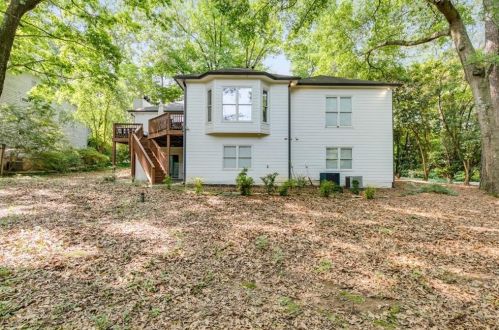 2884 Cravey Dr, Atlanta GA  30345-1420 exterior