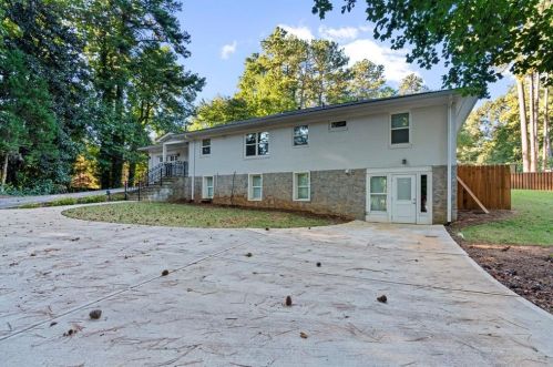 1841 Gainsborough Dr, Atlanta GA  30341-1013 exterior