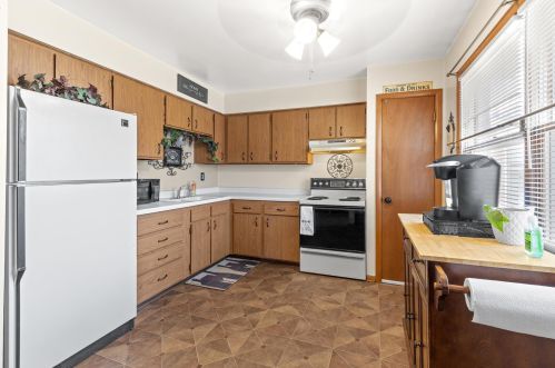 5006 Colonial Ct, Milwaukee WI 53220-2013 exterior