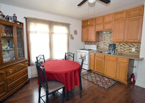 5708 Beloit Rd, Milwaukee, WI 53214-5138