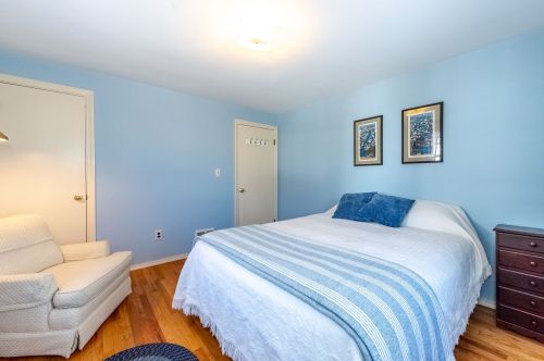 26 Elmview Cir, Dover NH 03820-4110 exterior