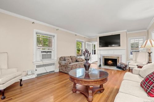 72 Douglas Pl, Mount Vernon NY 10552-1103 exterior