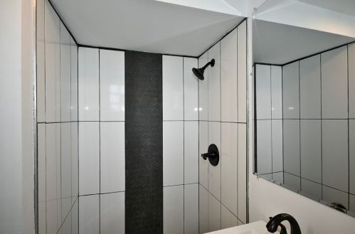 4985 Aspen St, Pittsburgh PA  15122-1250 exterior