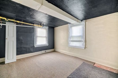 38 Minooka St, Pittsburgh PA 15210-3503 exterior