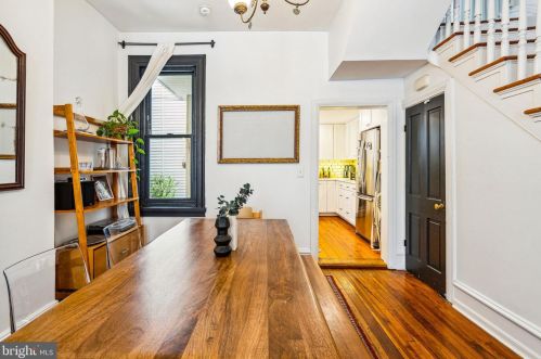 240 Fairmount Ave, Philadelphia PA  19123-2928 exterior