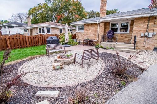 895 Parkside Ave, Elmhurst IL 60126-5027 exterior