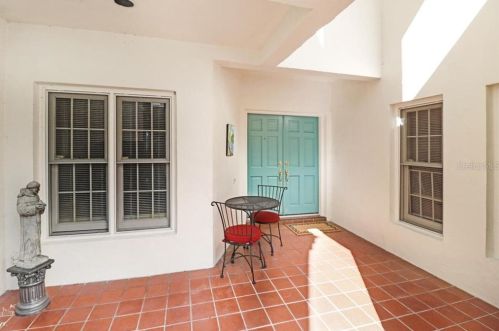 3155 Lake Ellen Dr, Tampa FL  33618-3600 exterior