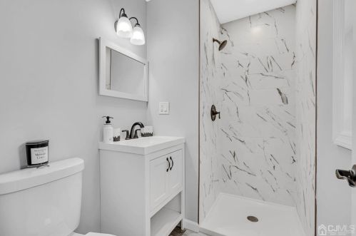 45 Harmon Rd, Edison NJ  08837-2723 exterior